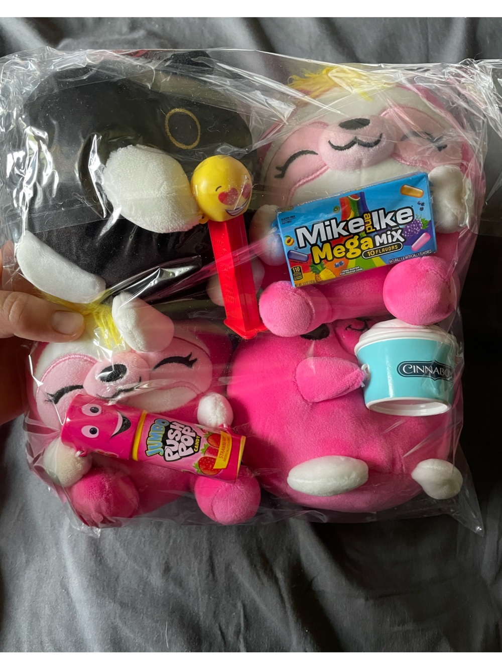 Bundle of 4 Zuru Snackles